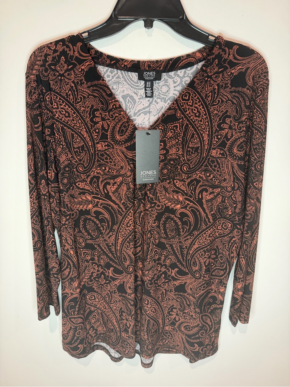Jones New York Black and Rust Paisley V-Neck Long Sleeve Top